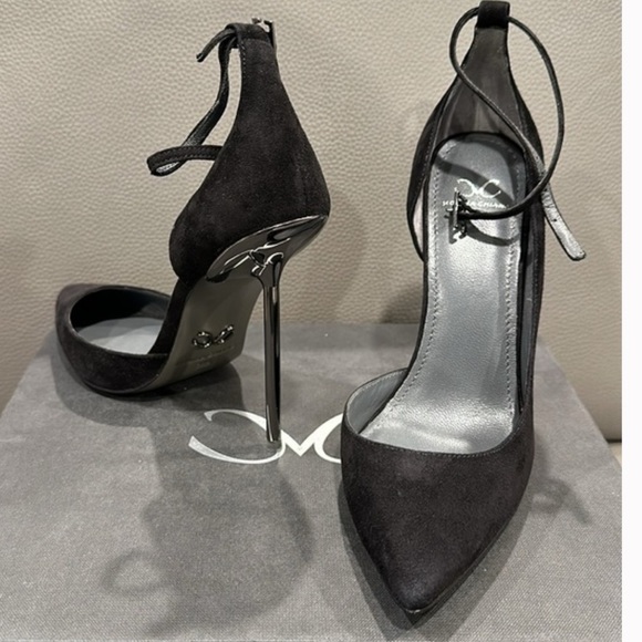 Monika Chiang Black Heels with Pointed Toe and High Thin Heel - Picture 8 of 11